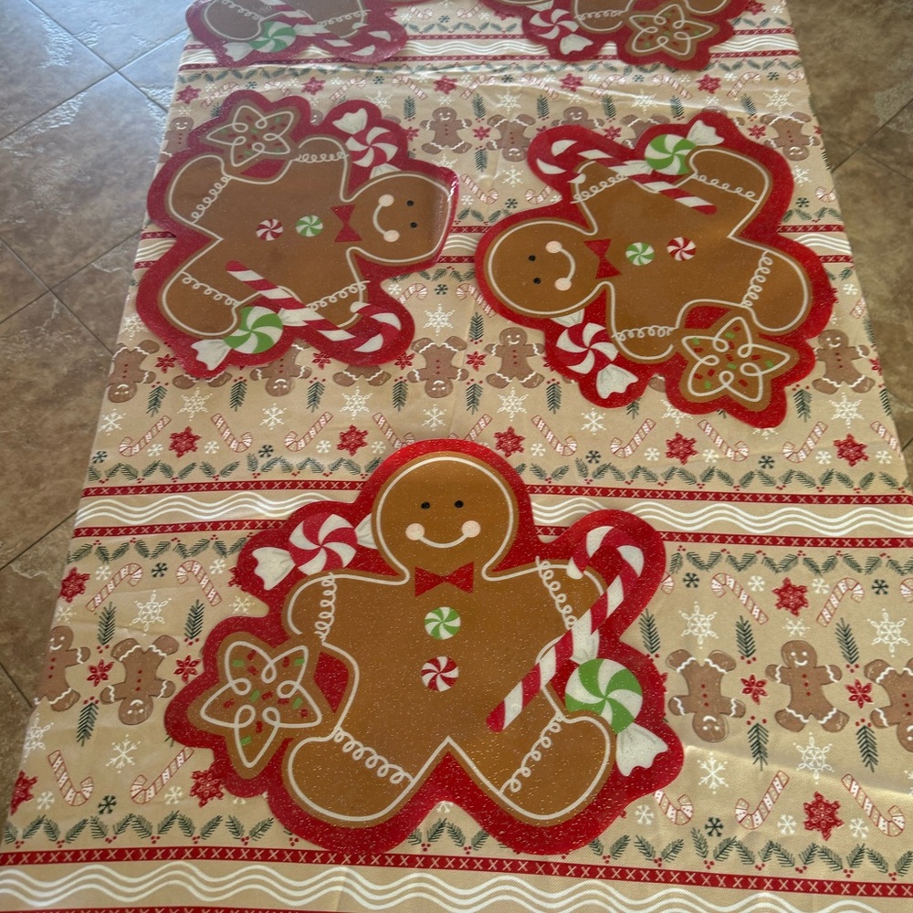 Preowned Gingerbread Vinyl Placemats Set of 6 + Fabric Oval Tablecloth 82” x 60” - Picture 4 of 8